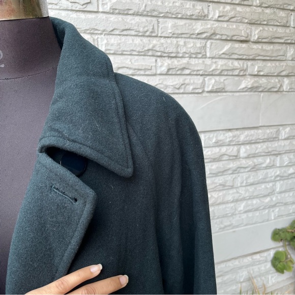 SOLD ❌ Emerald Green Overcoat - Picture 4 of 9